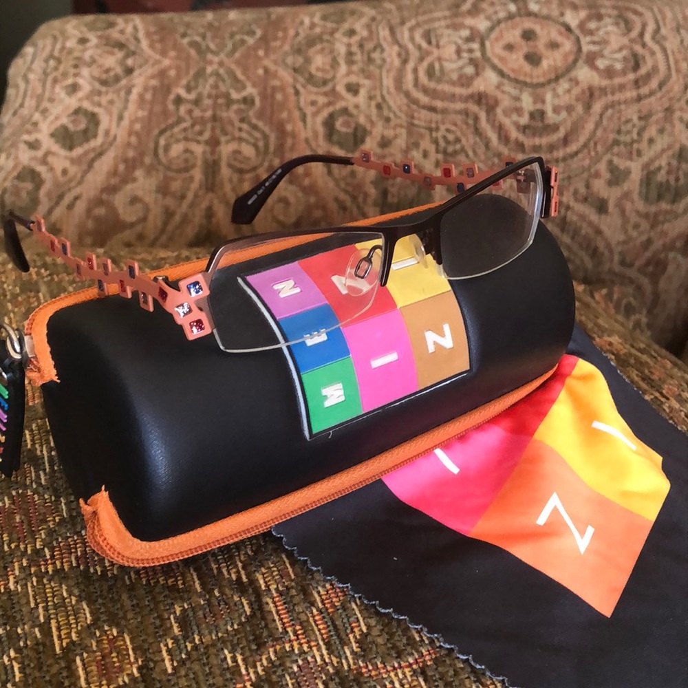 EUC Menizzi Eyeglasses.. ADORBS!!